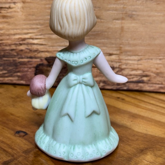 Enesco Growing Up Birthday Girls Age 3. - Picture 2 of 4